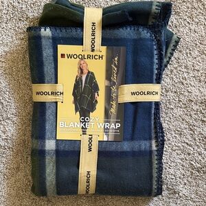 Woolrich Plaid Blanket Wrap in Navy and Forest